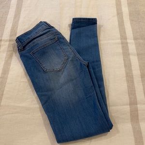 Light wash skinny Jean